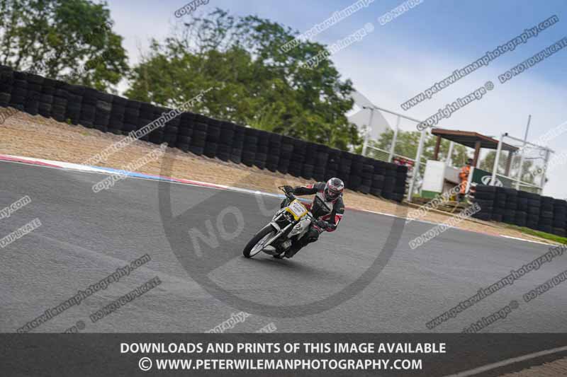 enduro digital images;event digital images;eventdigitalimages;mallory park;mallory park photographs;mallory park trackday;mallory park trackday photographs;no limits trackdays;peter wileman photography;racing digital images;trackday digital images;trackday photos